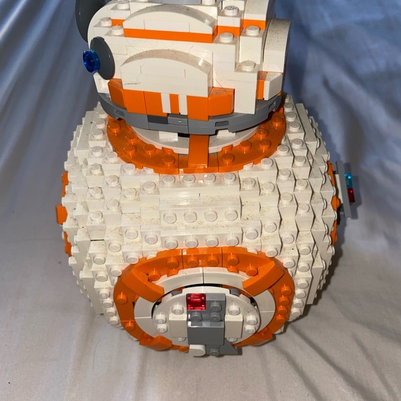 BB-8 Lego Set 75187 does not include box or stand but has all Lego parts - Picture 7 of 7